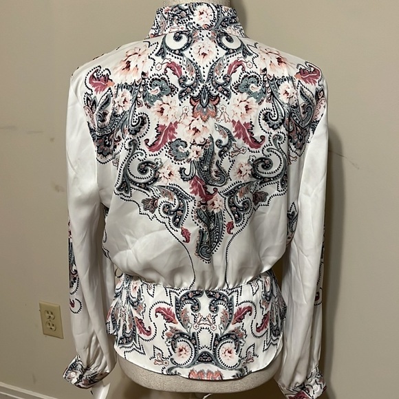 Inc faux wrap blouse. Blue paisley and floral , sz large - Picture 5 of 12